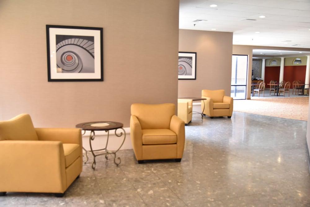 Ramada By Wyndham Wentzville Extérieur photo
