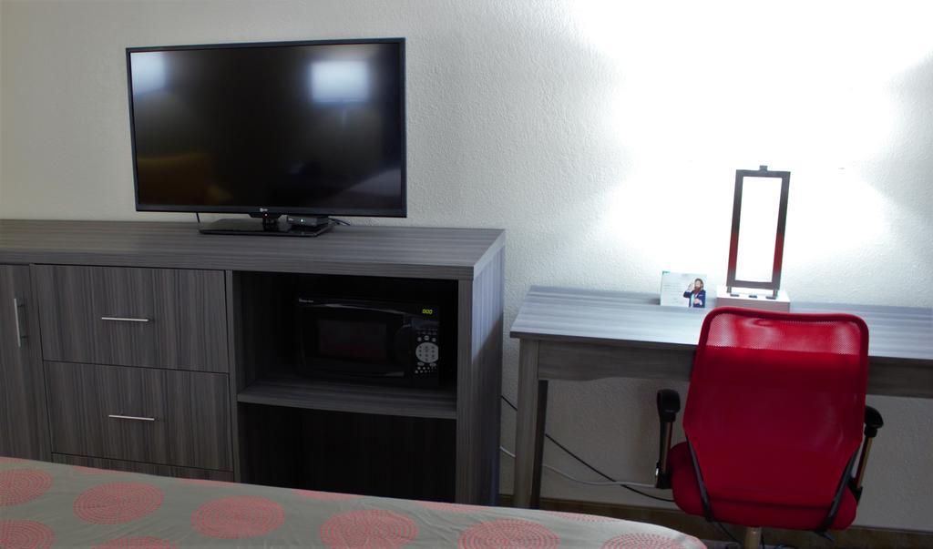 Ramada By Wyndham Wentzville Extérieur photo